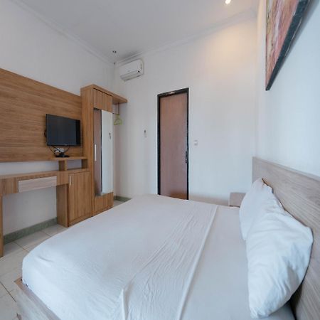 Gili White Bamboo Resort Гили Траванган Экстерьер фото