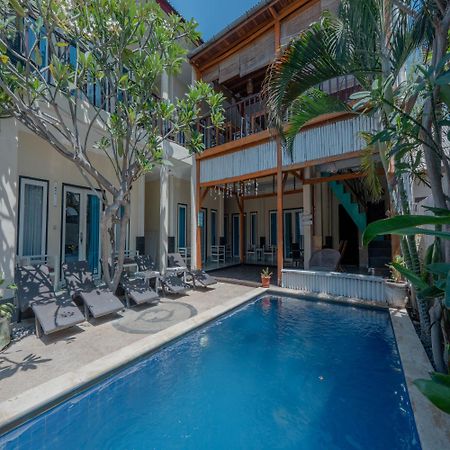 Gili White Bamboo Resort Гили Траванган Экстерьер фото