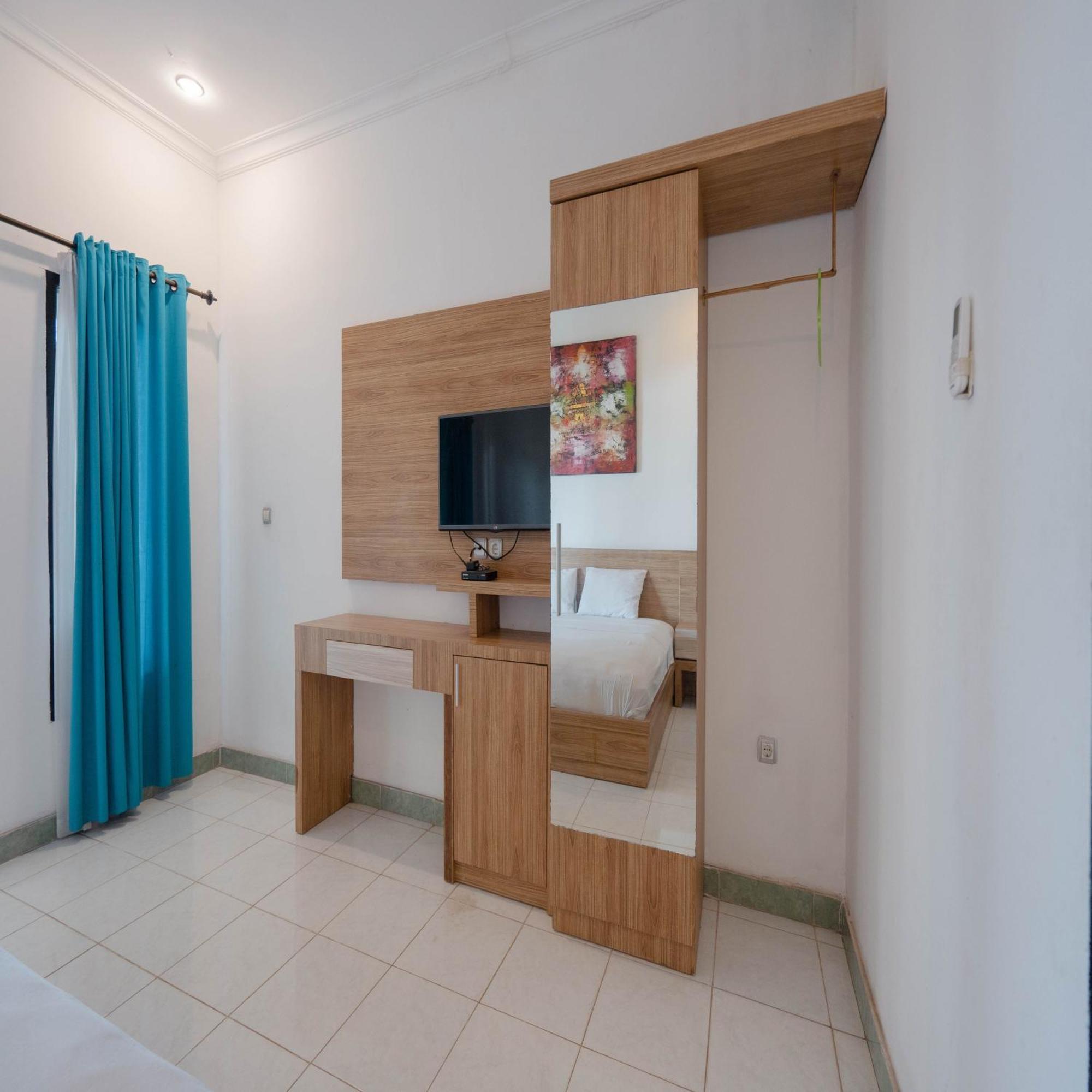 Gili White Bamboo Resort Гили Траванган Экстерьер фото