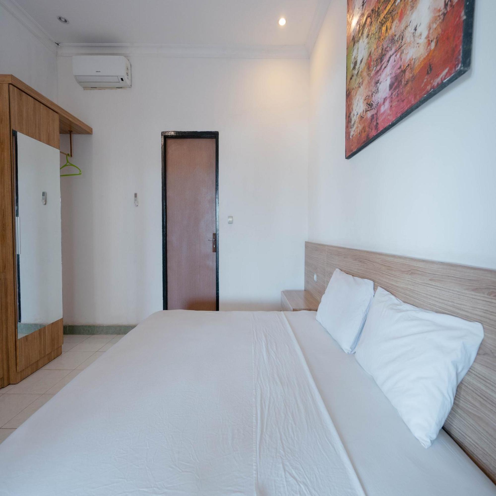 Gili White Bamboo Resort Гили Траванган Экстерьер фото