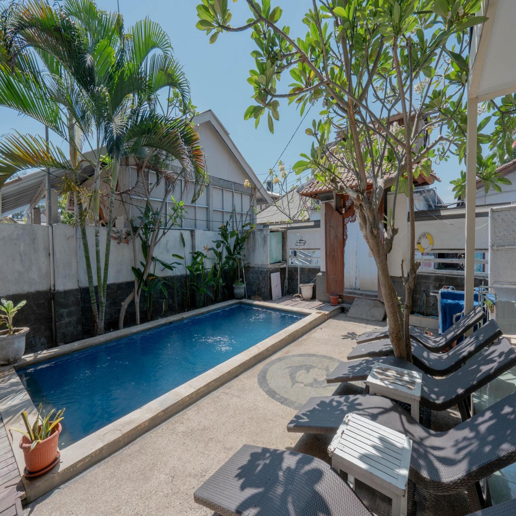 Gili White Bamboo Resort Гили Траванган Экстерьер фото