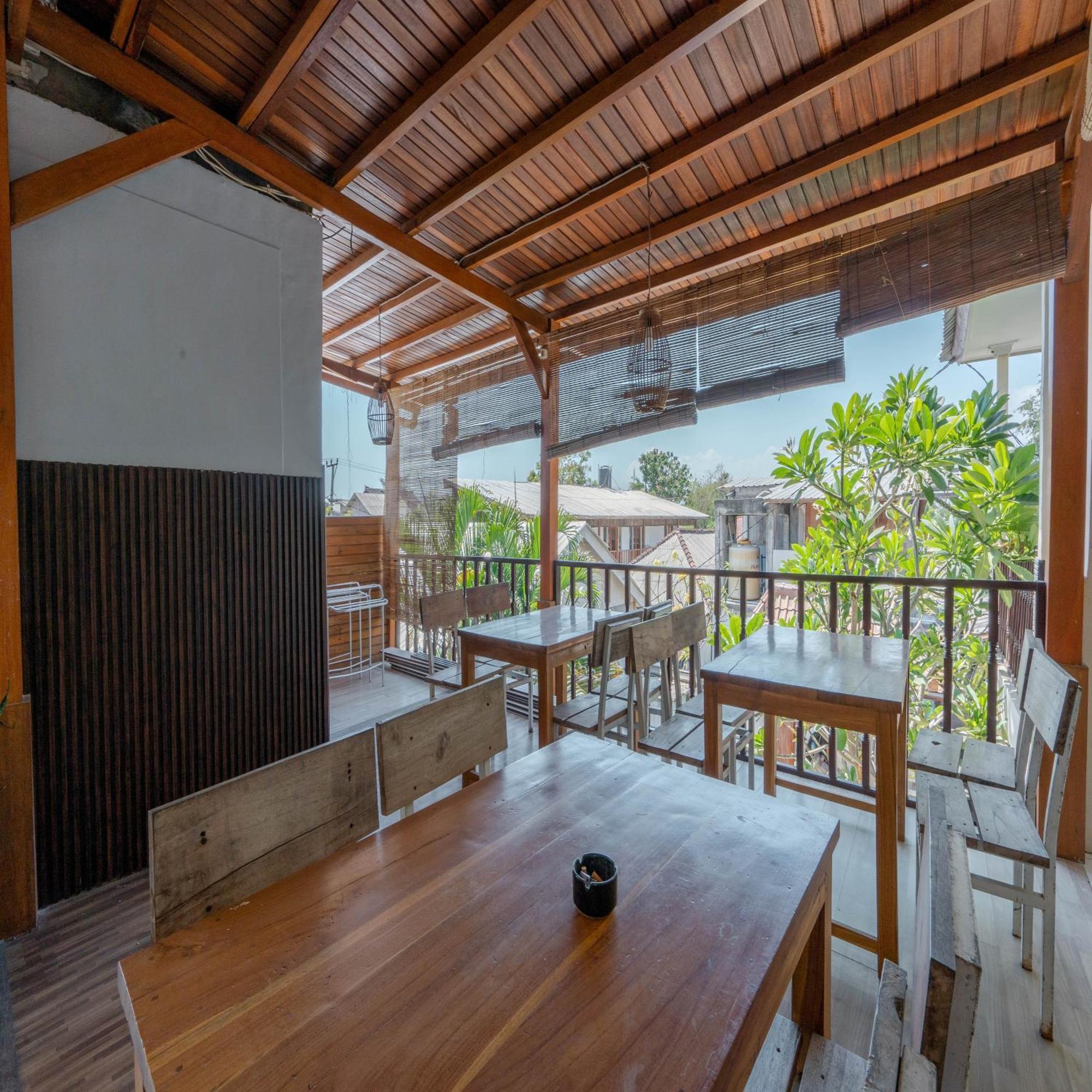 Gili White Bamboo Resort Гили Траванган Экстерьер фото