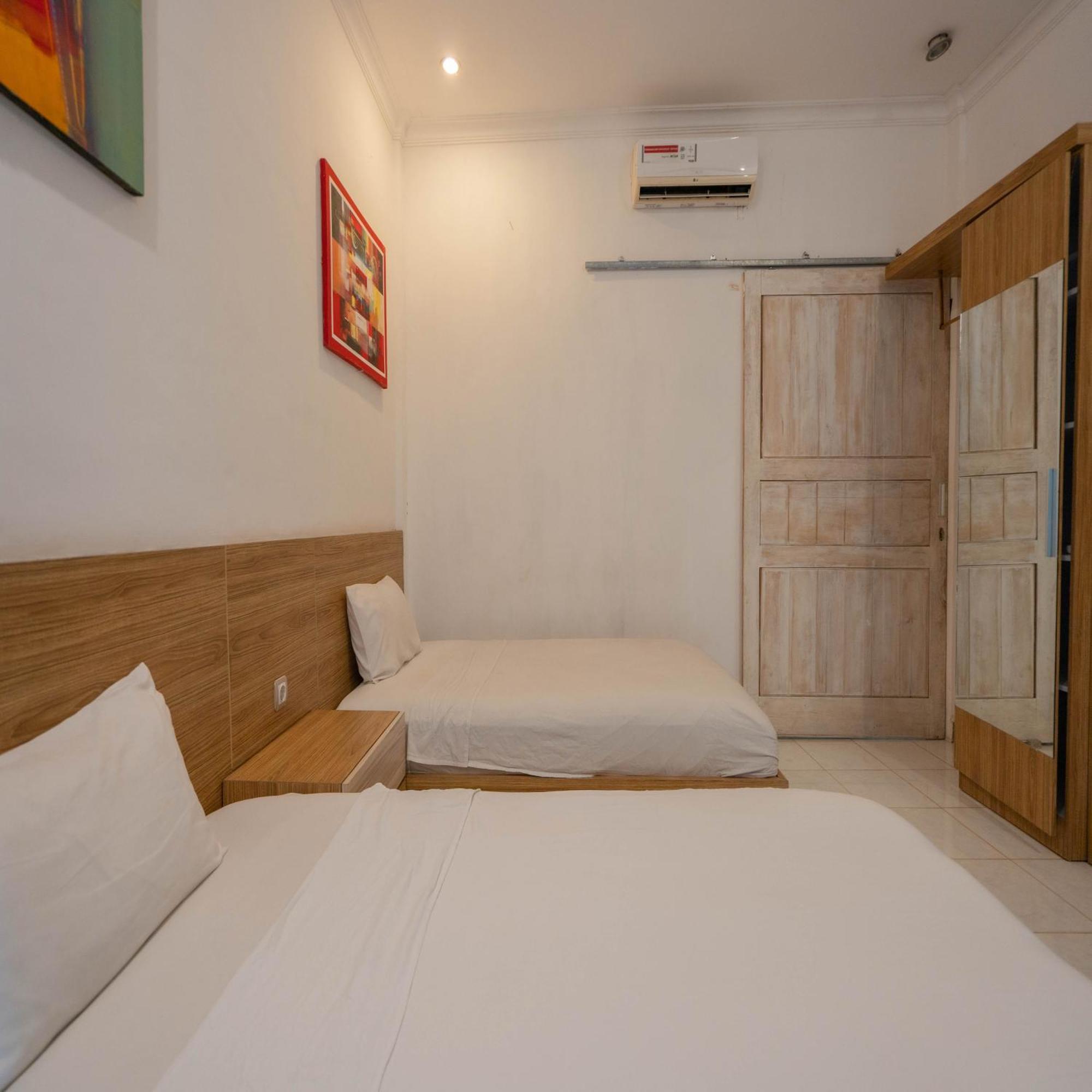 Gili White Bamboo Resort Гили Траванган Экстерьер фото